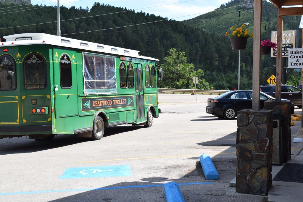 במוטל Deadwood Station Bunkhouse And Gambling Hall מראה חיצוני תמונה